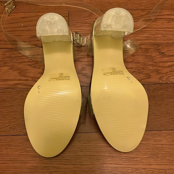 Silver heels with transparent strap | size: 7 - Picture 3 of 3